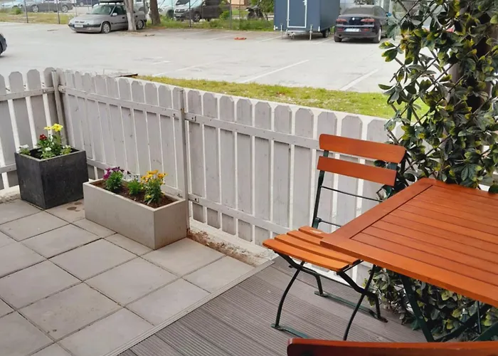 Garsoniera סאטורן